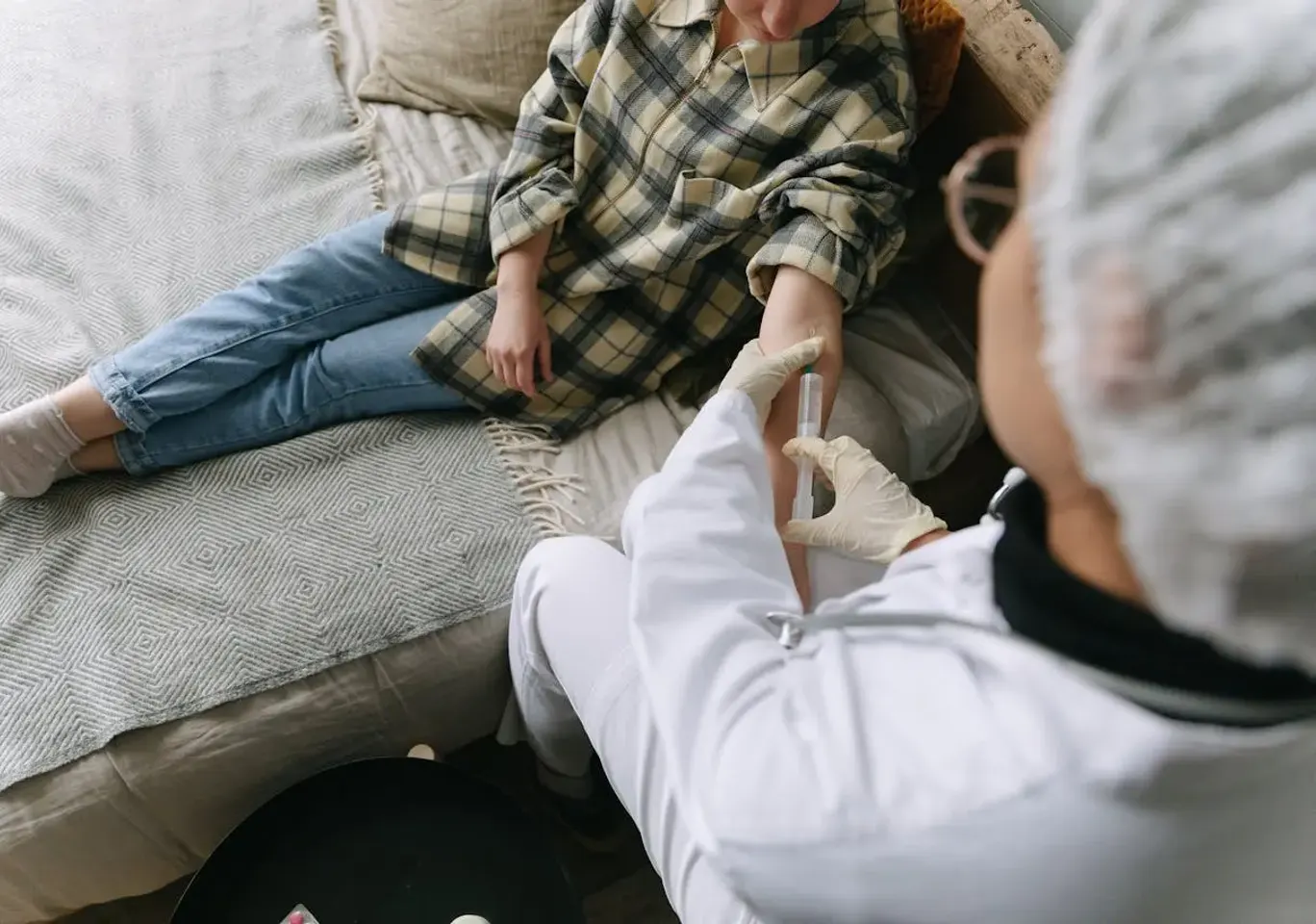 Leczenie uzależnień Częstochowa: rozmowa terapeutyczna na kanapie