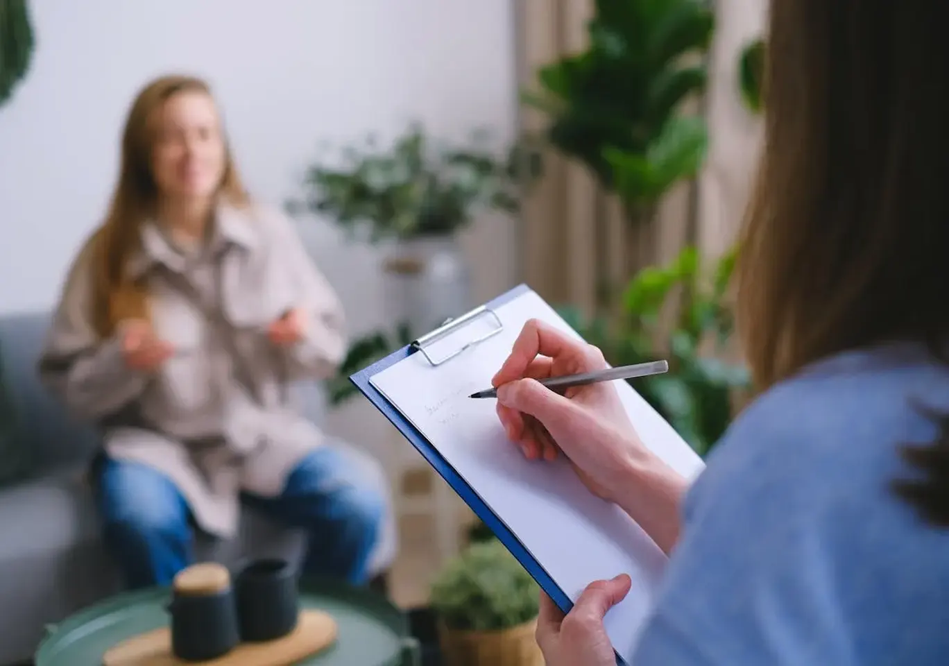 Terapia uzależnień Częstochowa: wywiad z pacjentką i notatki specjalisty